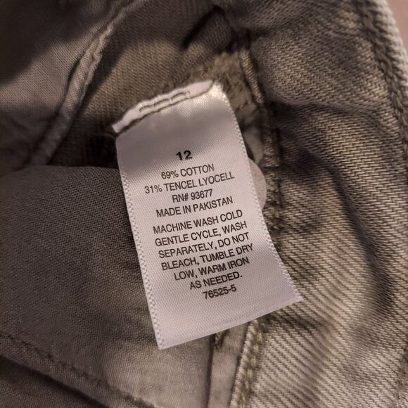 NWT a.n.a. Pleated Wide Leg Trousers Olive Khaki Size 6 - Picture 11 of 11